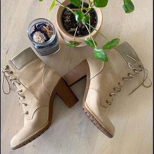 Timberland women’s Camdale chunky heel boots light taupe size 7.5